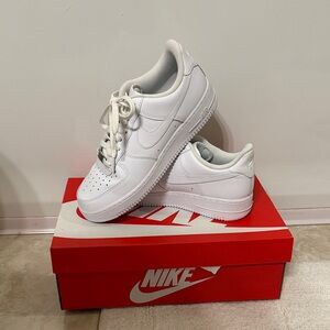 Nike Air Force 1 (8.5 Men’s)